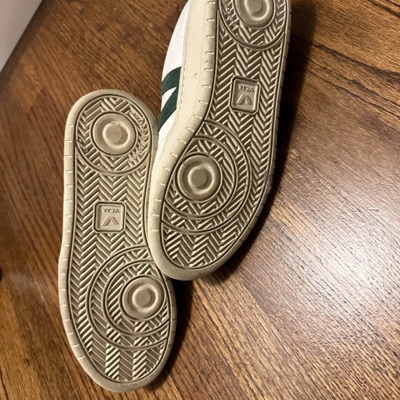 Veja V-12 Sneaker in Extra-White & Cyprus - Picture 7 of 8